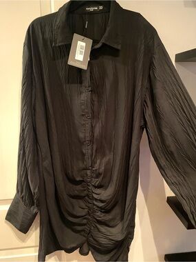 NWT women’s  PrettyLittleThing black Long Sleeve Button-Up Shirt dress size 14